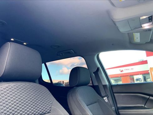 Used 2018 GMC Acadia SLE FWD image 30