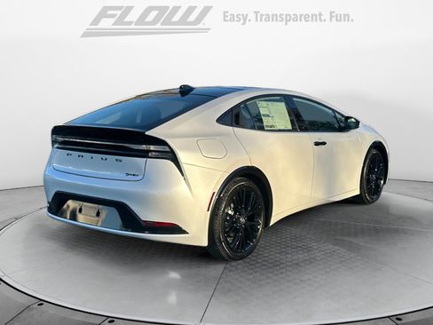 Used 2026 Toyota Prius Plug-In Hybrid FWD image 7