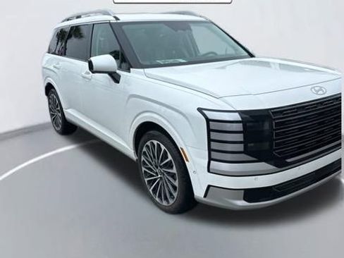 Used 2026 Hyundai Palisade Calligraphy image 4