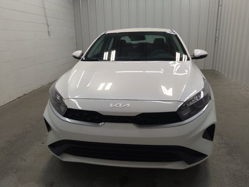 Used 2023 Kia Forte LXS w/ LXS Technology Package FWD image 15