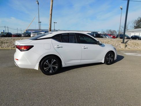 Used 2021 Nissan Sentra SV image 3