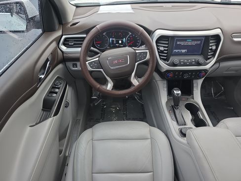 Used 2019 GMC Acadia SLT image 15