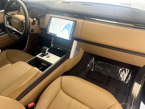 Used 2025 Land Rover Range Rover SE AWD/4WD image 30