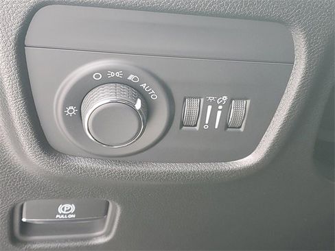 New 2025 Jeep Grand Cherokee L Altitude image 21