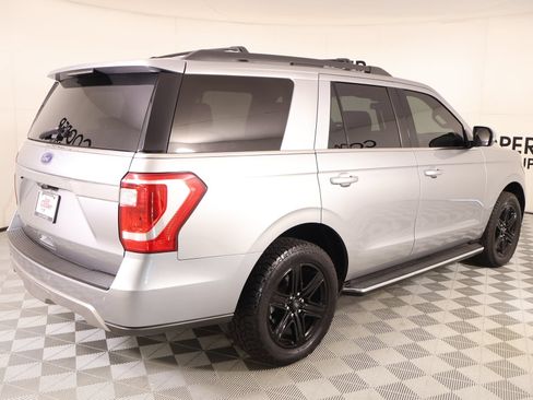 Used 2020 Ford Expedition XLT w/ Equipment Group 202A AWD/4WD image 23