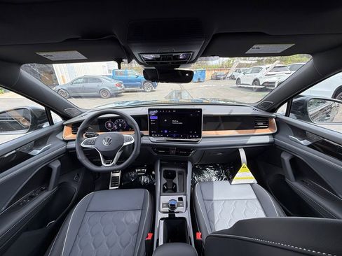 New 2026 Volkswagen Tiguan SEL R-Line AWD/4WD image 22