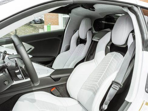 Used 2024 Chevrolet Corvette Stingray Premium Cpe w/ Battery Protection Package image 6