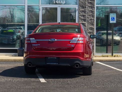 Used 2018 Ford Taurus Limited image 3