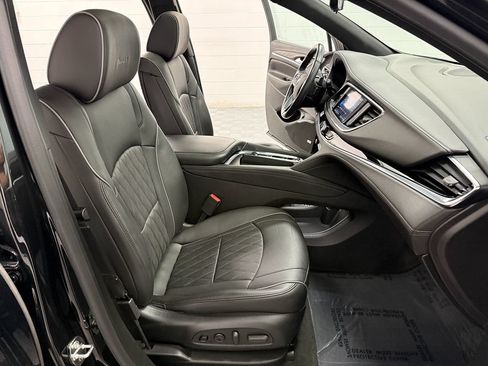 Used 2024 Buick Enclave Avenir w/ Avenir Technology Package AWD/4WD image 18