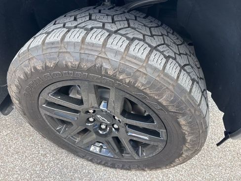 Used 2024 Chevrolet Silverado 1500 Custom image 9