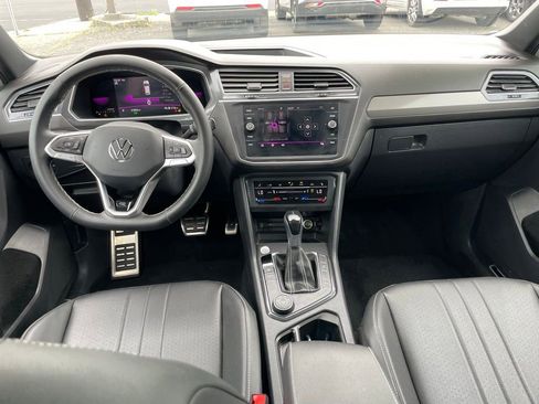Used 2023 Volkswagen Tiguan SE R-Line AWD/4WD image 11