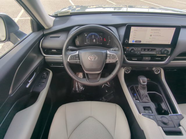 Certified 2025 Toyota Grand Highlander FWD image 19