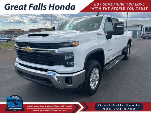 Used 2025 Chevrolet Silverado 2500 LT AWD/4WD image 3