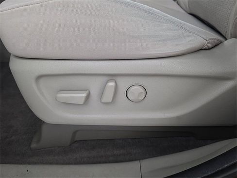 Used 2016 Kia Sedona LX w/ Option Group 020 image 18