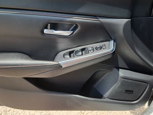 Used 2024 Nissan Sentra SR w/ SR Premium Package FWD image 14