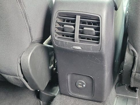 Used 2022 Ford Escape SE w/ SE Sport Appearance Package FWD image 6