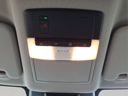 Used 2023 Nissan Rogue SV image 19