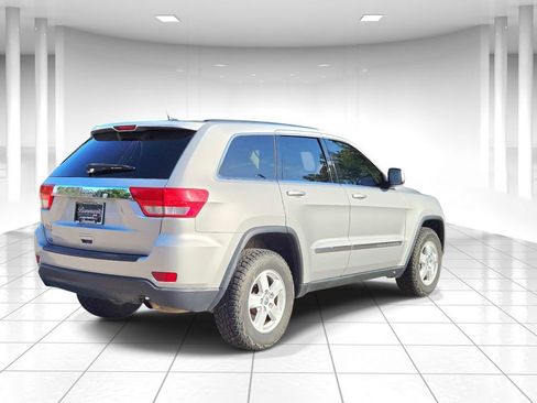 Used 2012 Jeep Grand Cherokee Laredo AWD/4WD image 3