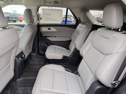 New 2026 Ford Explorer Active w/ Active Comfort Package AWD/4WD image 9