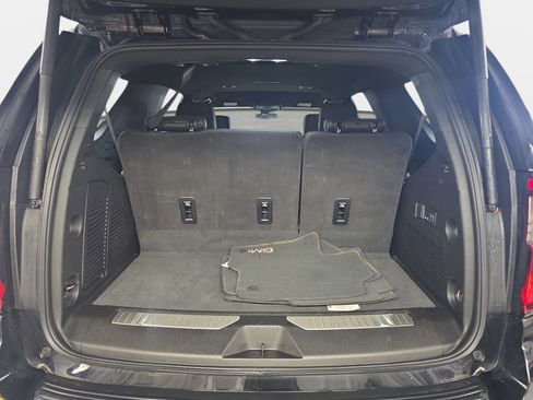 Used 2025 GMC Yukon Denali AWD/4WD image 12