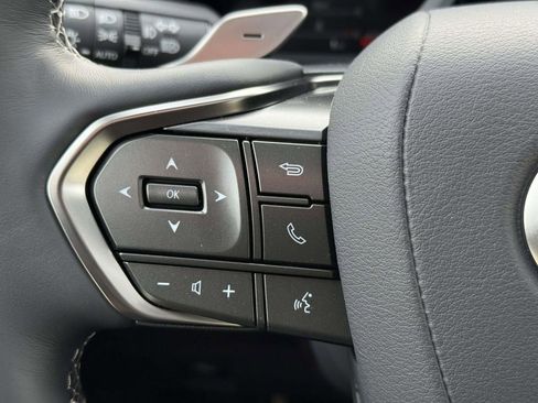 Used 2026 Lexus LX 600 4WD w/ Luxury Package image 18