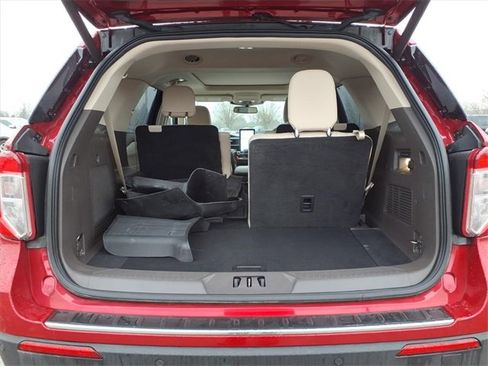 Certified 2023 Ford Explorer Platinum w/ Premium Technology Package image 9