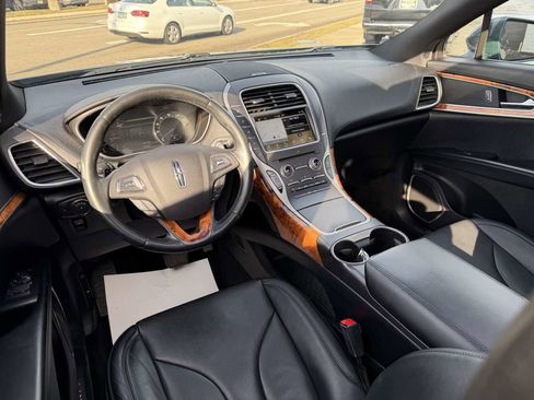 Used 2016 Lincoln MKX Reserve w/ Climate Package image 12