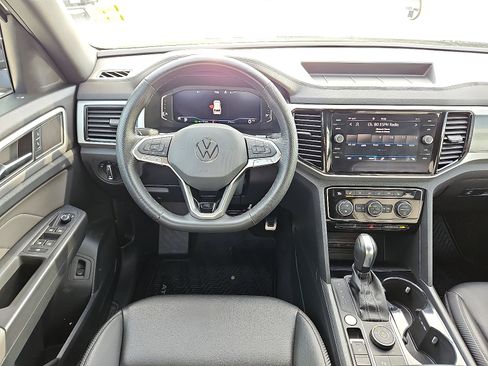 Certified 2023 Volkswagen Atlas Cross Sport SEL R-Line image 8
