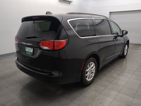 Used 2021 Chrysler Voyager Lxi FWD image 9