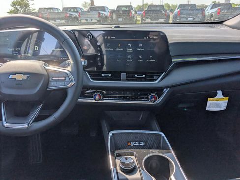 New 2026 Chevrolet Equinox LT w/ Convenience Package II AWD/4WD image 15