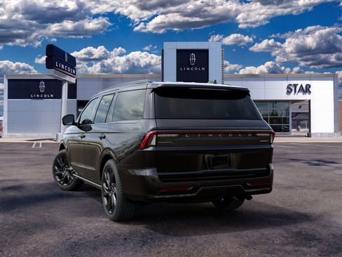 New 2027 Lincoln Navigator Reserve w/ Jet Appearance Package AWD/4WD image 8