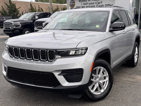 New 2026 Jeep Grand Cherokee Laredo AWD/4WD image 3