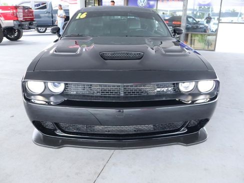 Used 2016 Dodge Challenger SRT Hellcat RWD image 13