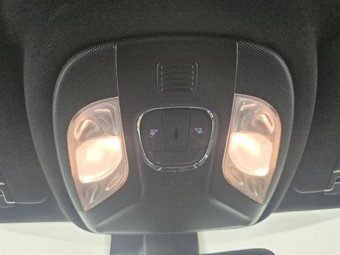 Used 2024 Jeep Compass Limited image 33