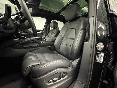 Used 2026 Porsche Cayenne S AWD/4WD image 17