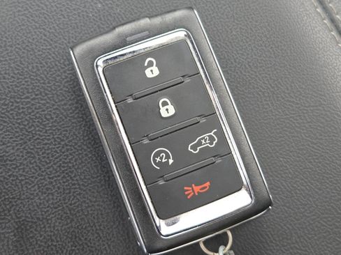 Used 2023 Jeep Grand Cherokee Limited AWD/4WD image 41