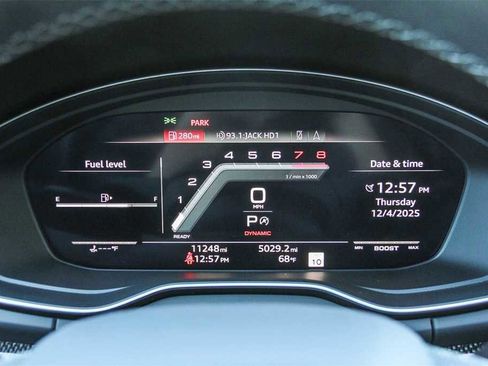 Used 2024 Audi SQ5 Prestige w/ Prestige Package image 24