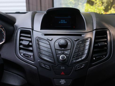 Used 2014 Ford Fiesta SE w/ Exterior Protection Package FWD image 10