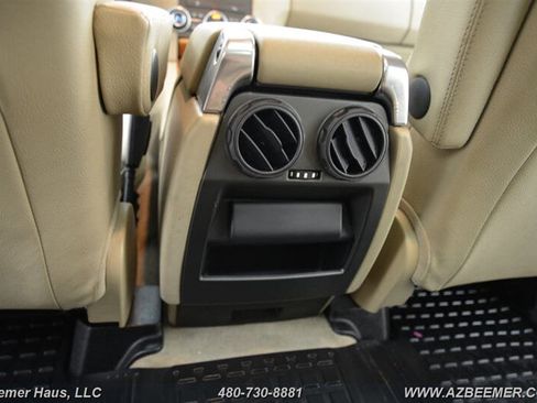 Used 2015 Land Rover LR4 HSE image 26