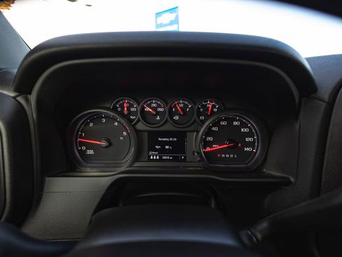 Used 2024 Chevrolet Silverado 2500 Custom w/ Custom Value Package image 6