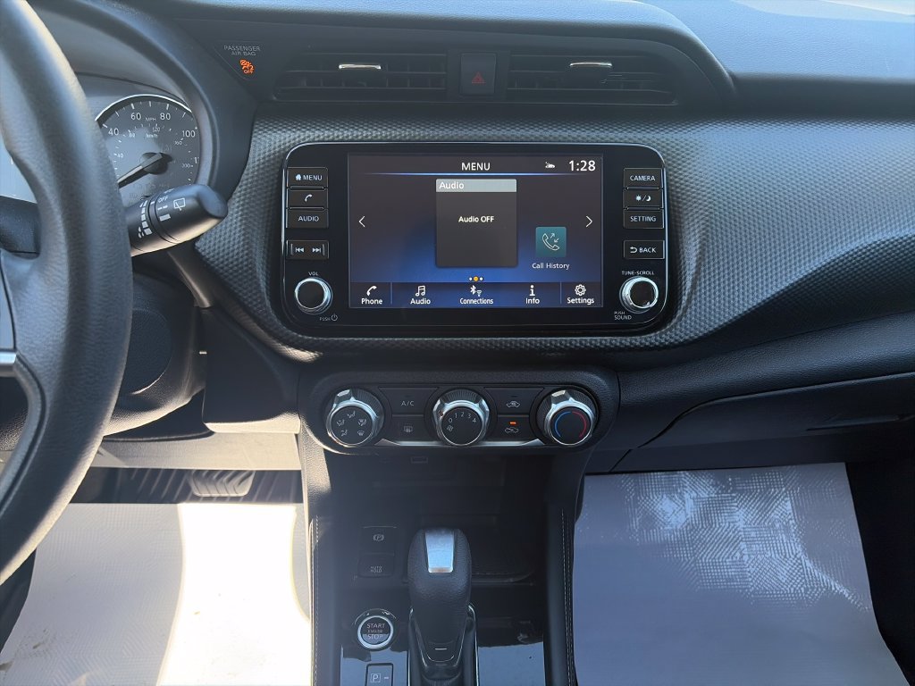 Used 2024 Nissan Kicks SV w/ Exterior Package FWD image 17