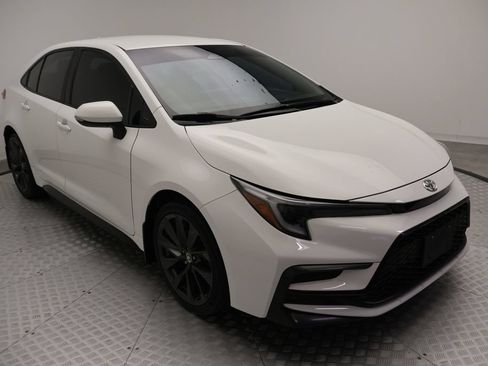 Used 2024 Toyota Corolla SE FWD image 6
