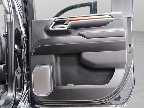 Used 2024 GMC Sierra 3500 Denali image 33