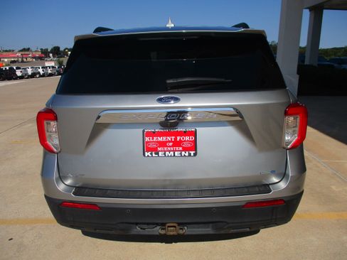 Used 2020 Ford Explorer XLT w/ Comfort Package AWD/4WD image 7