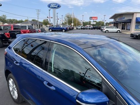 Used 2021 Ford Edge Titanium w/ Equipment Group 301A image 7