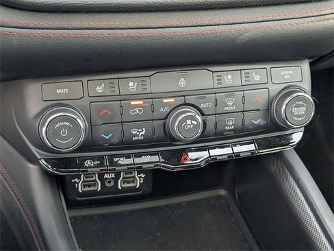 Used 2024 Dodge Durango GT image 30