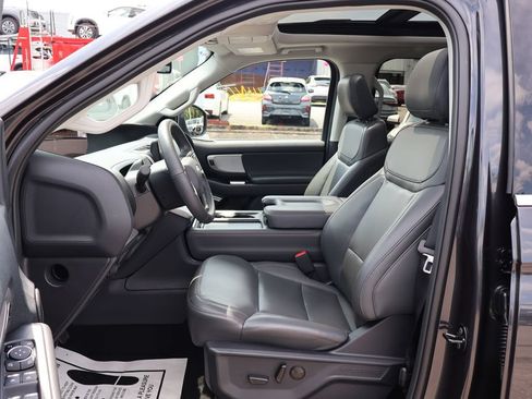 Used 2025 Ford Expedition Max Active AWD/4WD image 17
