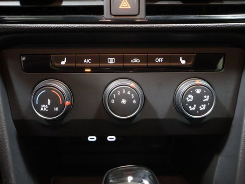 Used 2022 Volkswagen Taos S w/ IQ Drive S Package image 30