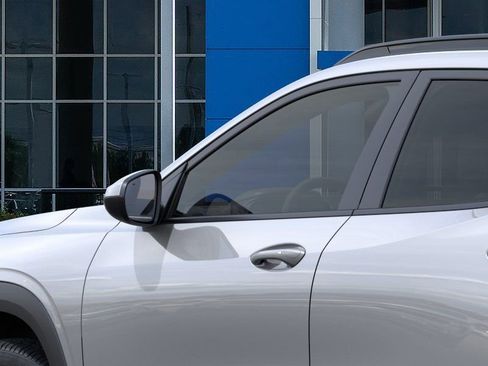 New 2026 Chevrolet Trax LT w/ Driver Confidence Package image 12