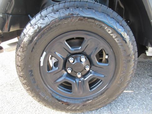 Certified 2024 Jeep Wrangler Sport AWD/4WD image 8